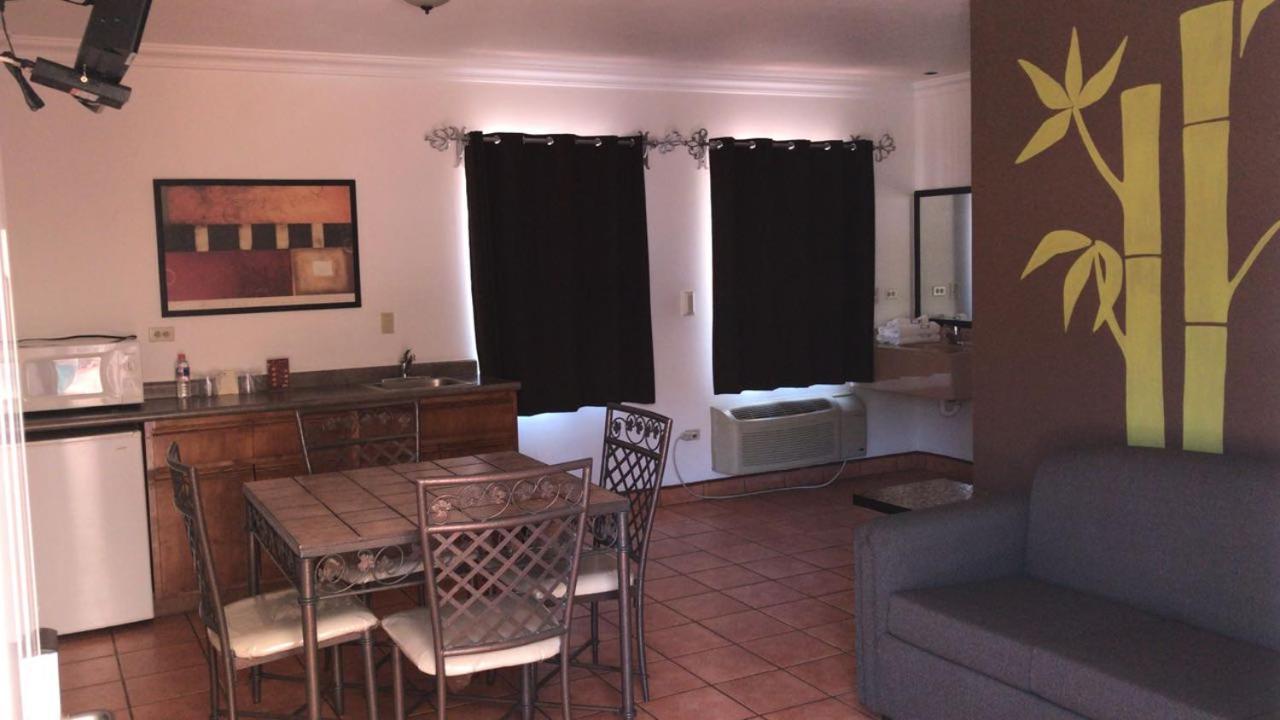 Hotel Colonial De Nogales Nogales  Екстериор снимка